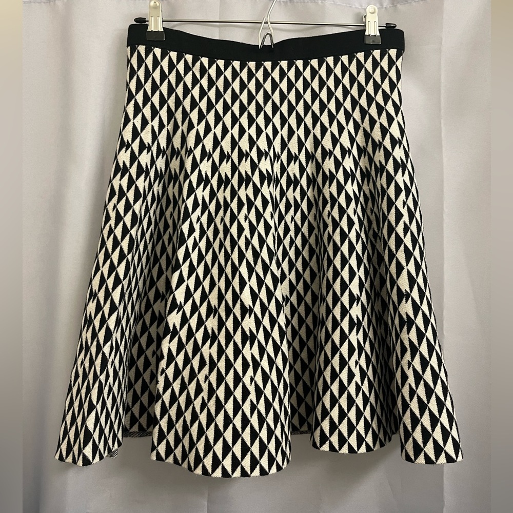 Fit and flare. Worn a handful of times, great condition